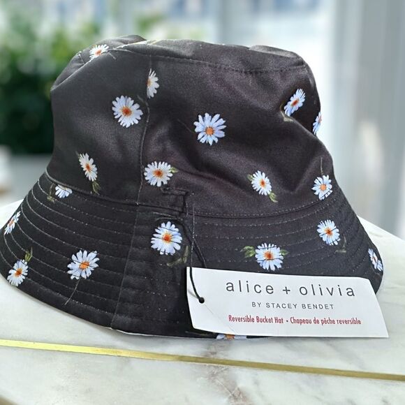 NWT alice + olivia Reversible Bucket Hat - Picture 4 of 9
